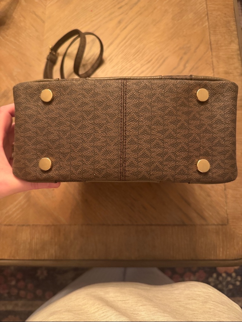 Michael Kors Austin Medium Pebbled Leather Messenger Bag - Picture 3 of 12